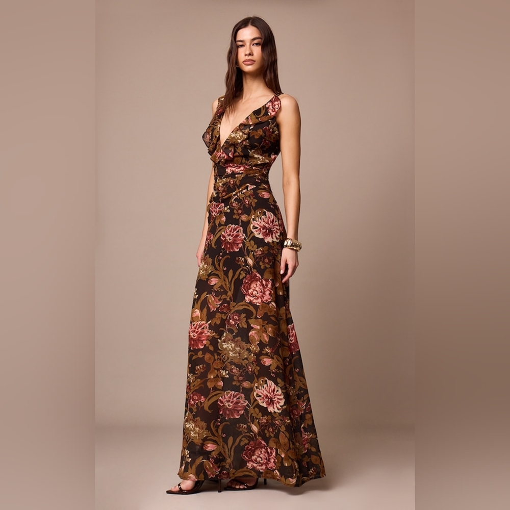 PrettyLittleThing Black Floral Printed Chiffon Ruched Detail Maxi Dress - Picture 2 of 7